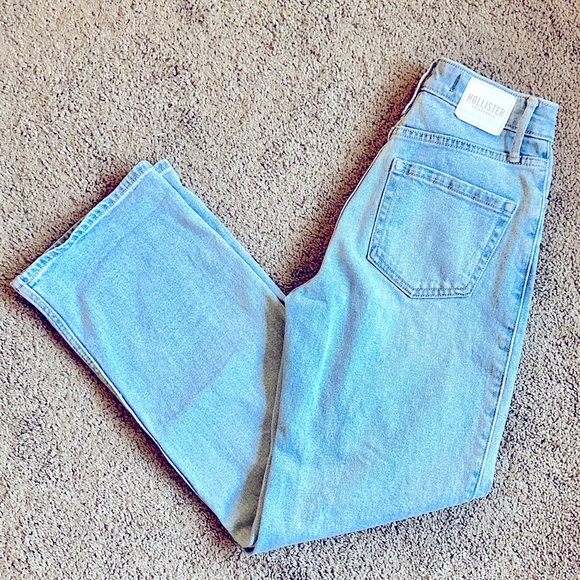 Hollister Ultra High Rise Dad Jean Light Wash Size 0 Short - Picture 1 of 6